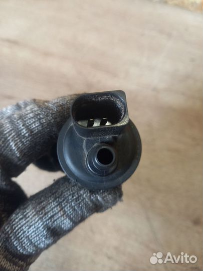 Клапан вентиляции топливного бака Skoda Octavia A5