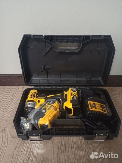 Кейс McLaren, Dewalt Dcf 887