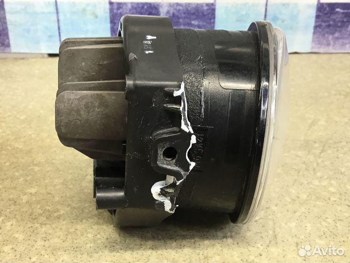 Фара противотуманная правая Toyota Land Cruiser (2