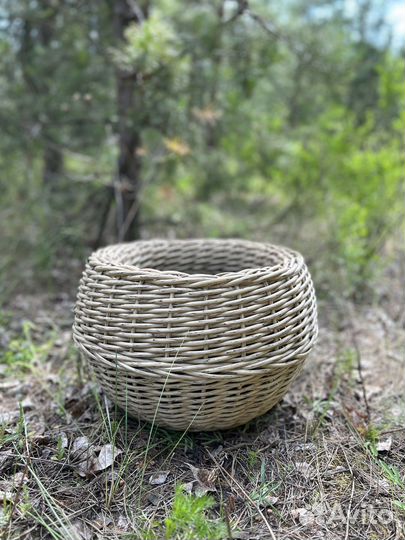 Кашпо из искусственного ротанга