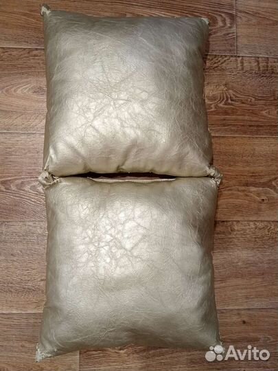 Подушки кожаные б/у