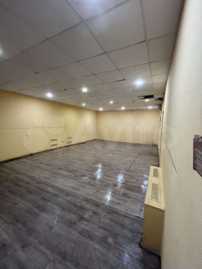 Помещение с отдельным входом, 55.8 м²