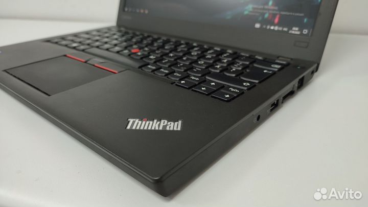 Ноутбук Thinkpad x260 i7-6500/8/256