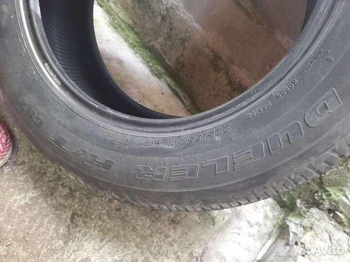 Bridgestone Dueler H/T 687 225/65 R17