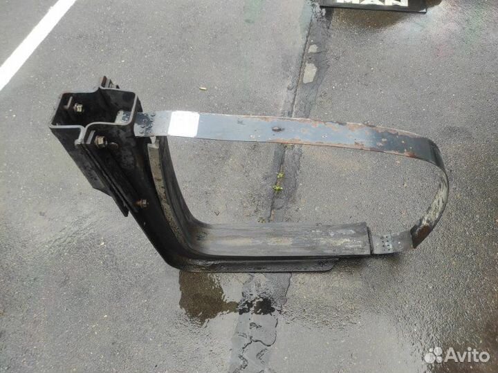 Кронштейн топливного бака левый Man Tgx