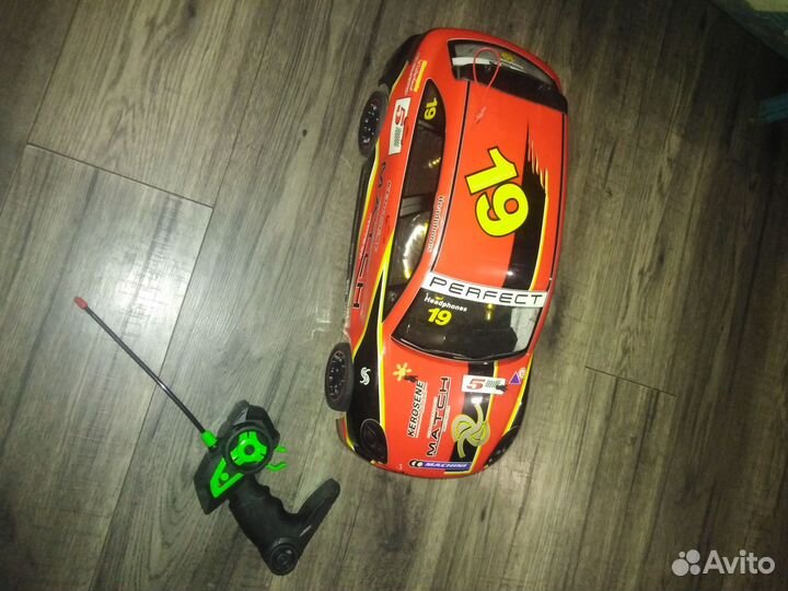 Машинка на радиоуправлении