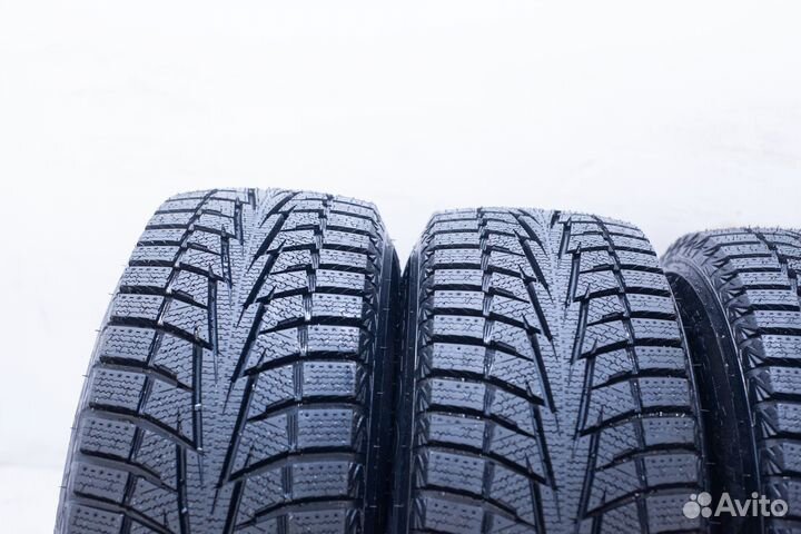 Hankook Winter I'Cept X RW10 215/70 R16 100T