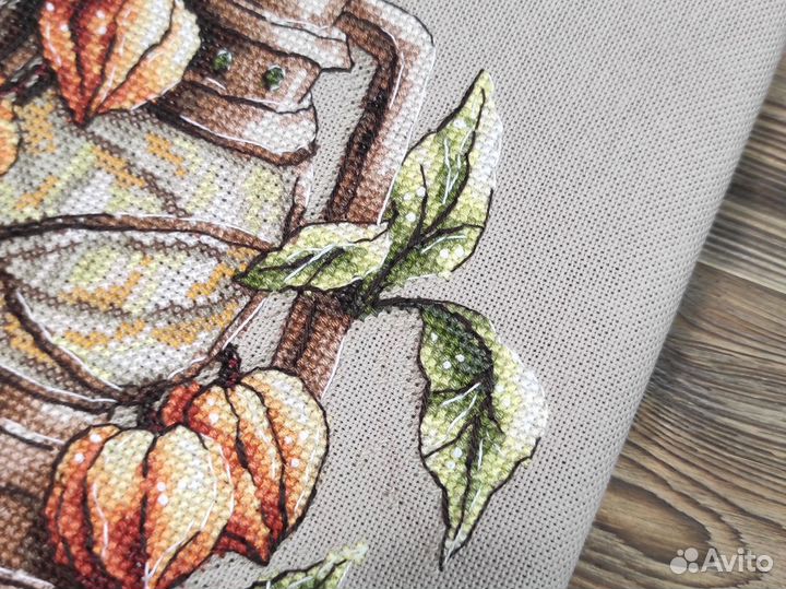 Готовая вышивка крестом Керосиновая лампа физалис