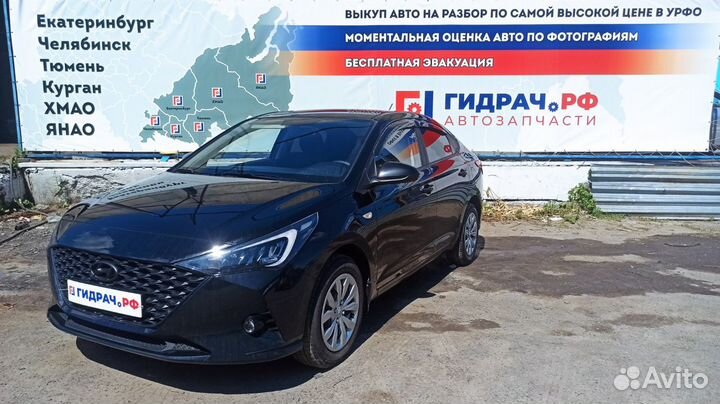 Кнопка стеклоподъемника задняя правая Hyundai Sola