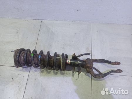 Стойка передняя левая в сборе