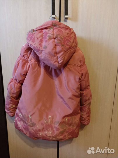 Куртка на девочку 5-6 лет
