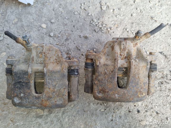 Суппорт передний saab 9000