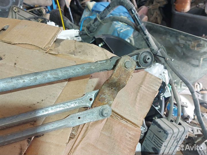 Трапеции дворников с моторчиком для Ford Focus 2