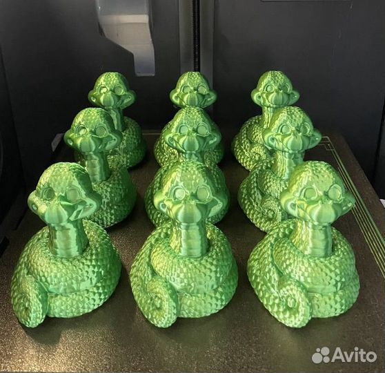 Змея символ 2025 года