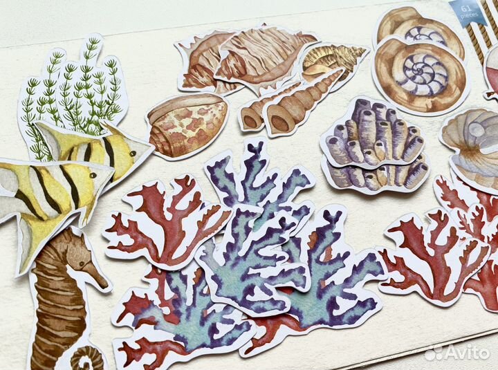 Высечки 3 вида; Наклейки 4 вида; Бумага США