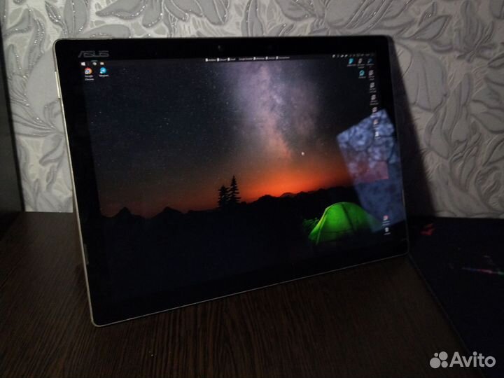 Планшет Asus transformer t303ua + чехол