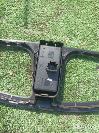 Кнопка аварийки Renault Fluence