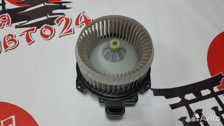 Вентилятор печки Toyota Auris ZRE152H 2ZR-FE 2006