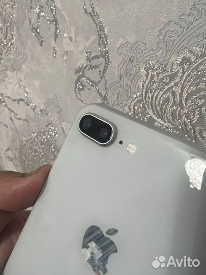iPhone 8 Plus, 64 ГБ