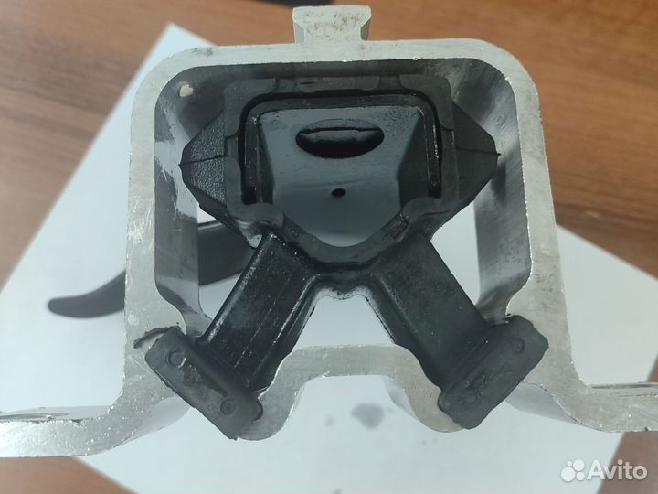 Опора двигателя/кпп Renault