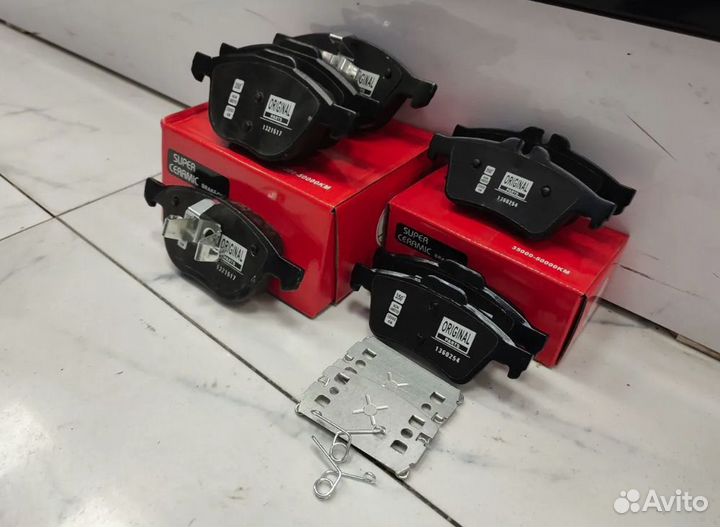 Комплект тормозных колодок Ford Focus II / Mondeo