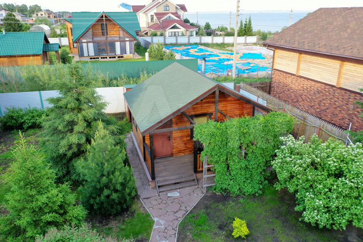 Коттедж 228 м² на участке 12 сот.