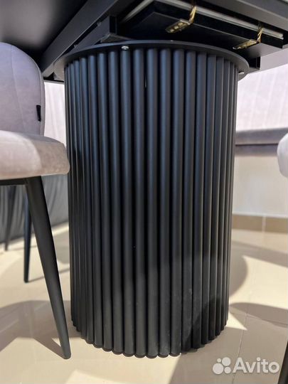 Стол кухонный