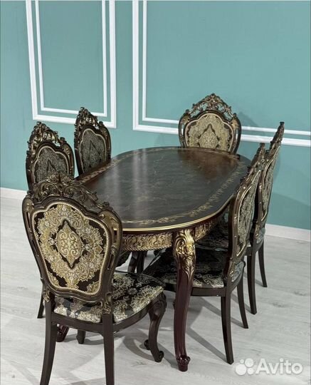 Стол и стулья