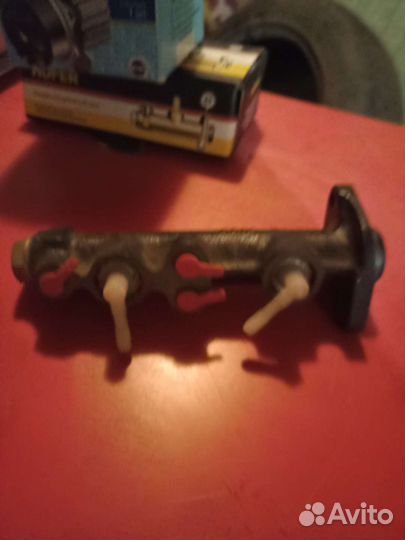 Цилиндр главный тормозной