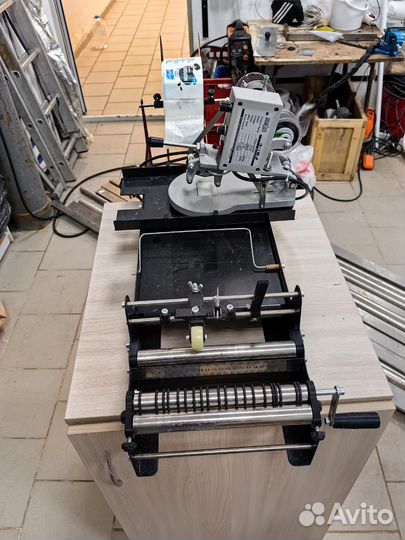 Этикеровочная машина, Укупорочная машина