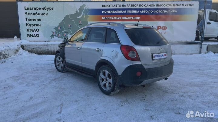 Отражатель в бампер задний левый Opel Antara (C105