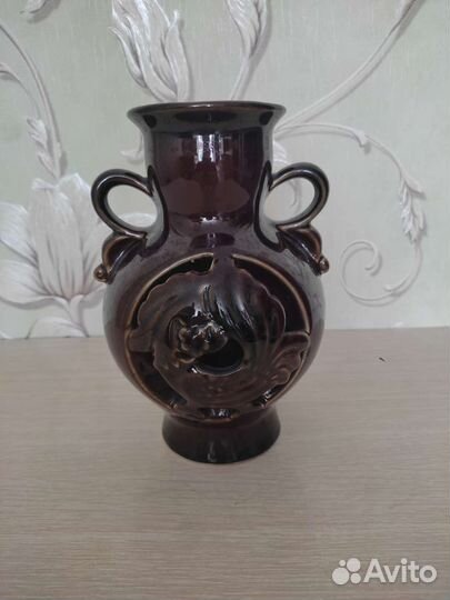 Глиняная ваза