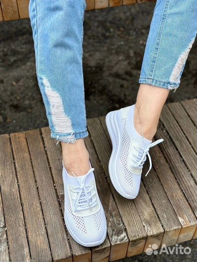 Кроссовки женские 38 новые белые
