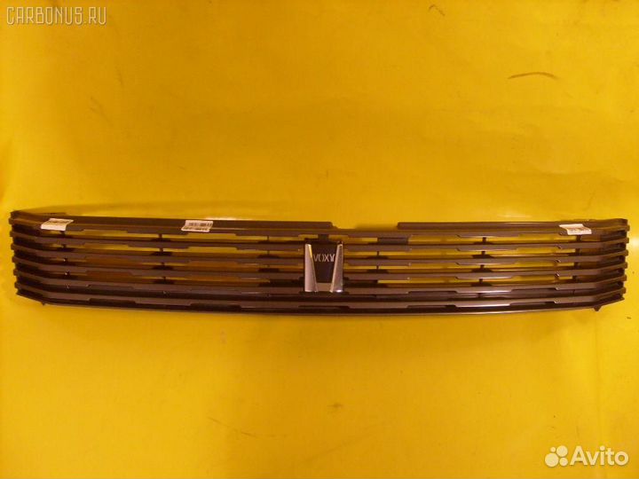 Решетка радиатора Toyota Voxy AZR60G
