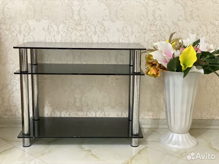 Стеклянная тумба под тв