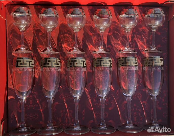 Набор рюмок и бокалов