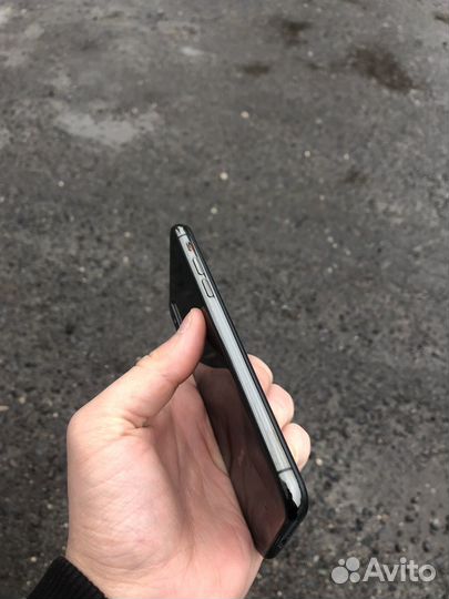 iPhone X, 64 ГБ