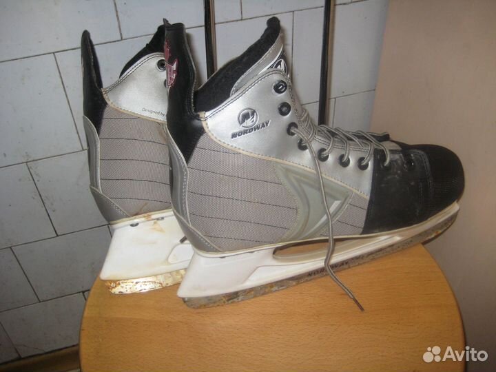 Коньки хоккейные 