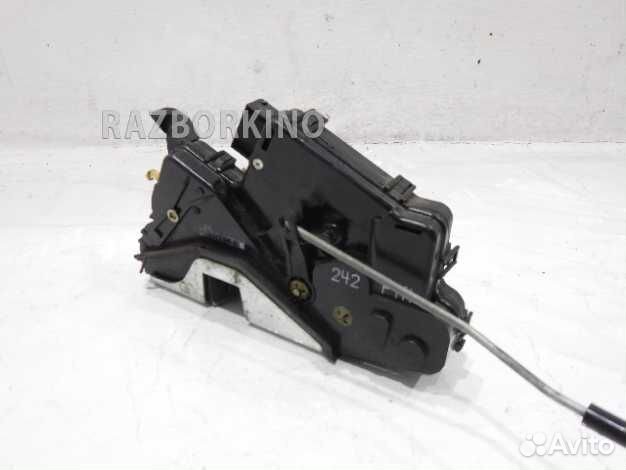 Замок двери передней правой