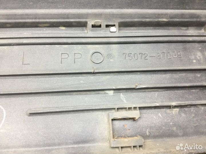 Накладка двери передней левой передняя левая