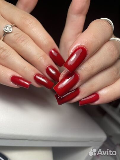 Модель на маникюр
