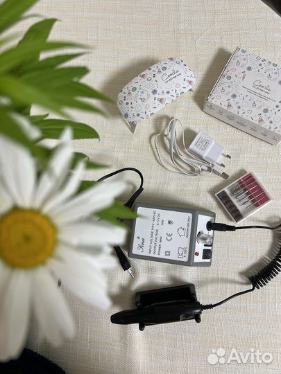 Лампа и аппарат для маникюра