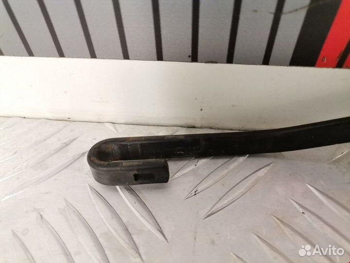 Щеткодержатель (поводок стеклоочистителя, дворник)