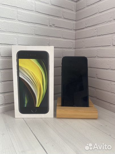 iPhone SE (2020), 64 ГБ