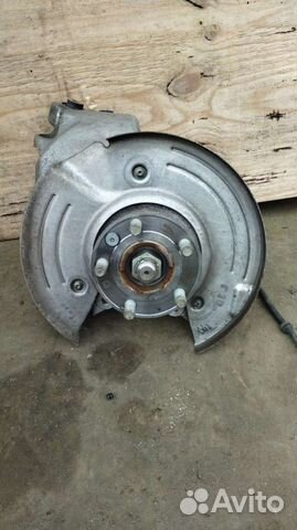 Кулак задний левый Land Rover Evoque 2