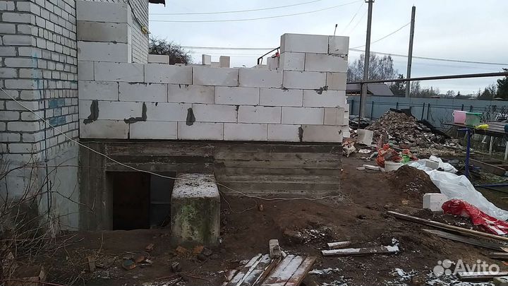 Рабочий на строительство