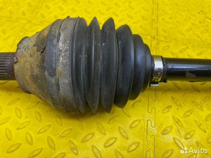 Б/У Вал приводной (Полуось) - без внутренней