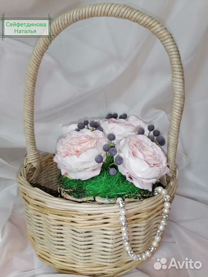 Корзина плетеная из бумажной лозы