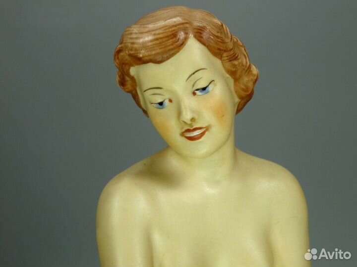 Фарфоровая статуэтка royal DUX