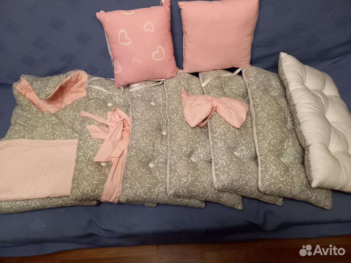 Подушки-бортики в кроватку для новорожденных